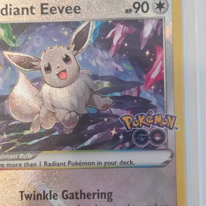 [BUNJANG] Pokemon GO 2022 Shiny Eevee Promo Card (North American/English) / [영문/북미] 2022 포켓몬고 프리미엄 찬란한 이브이 이로치 프로모 카드