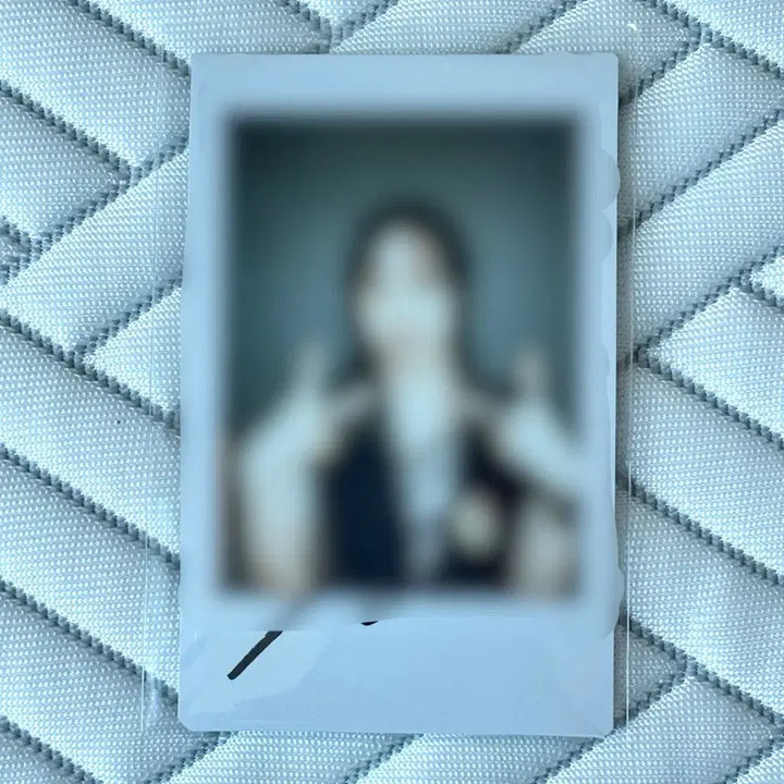 [BUNJANG] GIDLE Yuqi Signed Polaroid Photo / 여자아이들 우기 싸인 폴라로이드 싸폴 yuqi 폴라 gidle