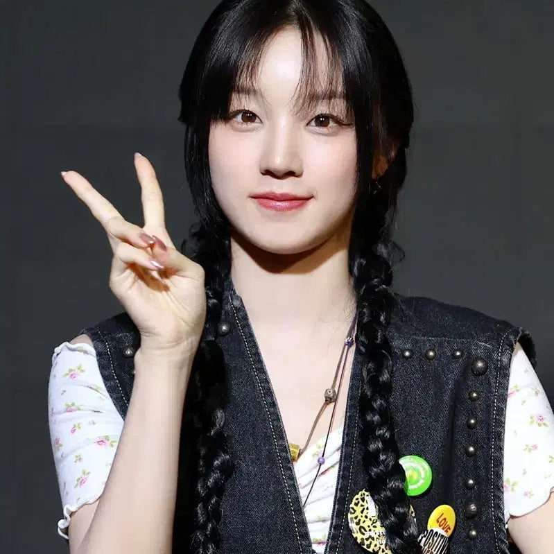 [BUNJANG] GIDLE Yuqi Signed Polaroid Photo / 여자아이들 우기 싸인 폴라로이드 싸폴 yuqi 폴라 gidle