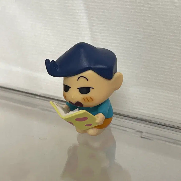 [BUNJANG] Crayon Shin-chan Book Chulsoo Gacha Figure / 짱구는 못말려 그림책 철수 피규어 가챠