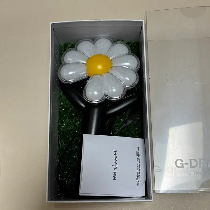 [BUNJANG] G-Dragon Daisy Bong Lightstick Full Box / 지드래곤 지디응원봉 데이지봉 풀박스