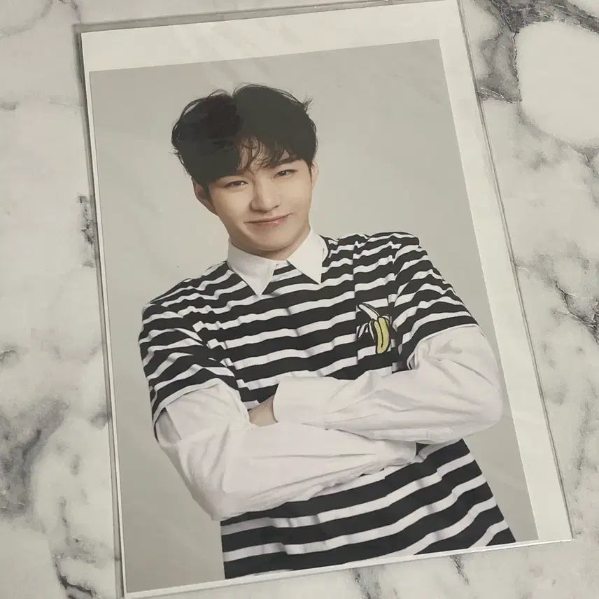 [BUNJANG] BTOB Pop-up Store Playground 2 Lee Changsub Print Photo / 비투비 팝업스토어 플레이그라운드 2 이창섭 인화 사진