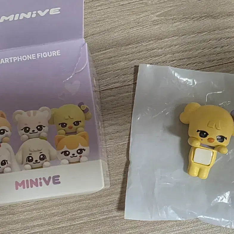 [BUNJANG] IVE LEESEO Hyper Smartphone Figure / 아이브 미니브 팝업 레이 나오리 히퍼 스마트폰 피규어 팝니다