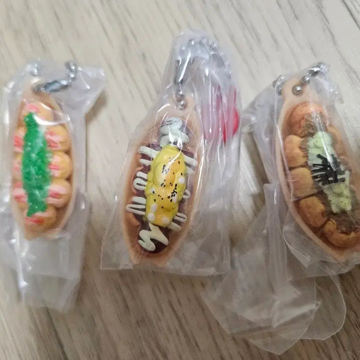 [BUNJANG] Takoyaki Miniature Keychain Gachapon Set (3 Types) / 타코야끼 미니어처 키링 가챠 3종 세트