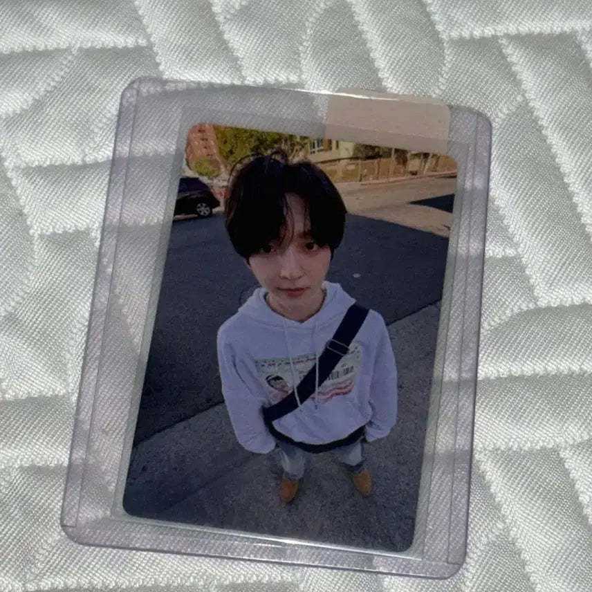 [BUNJANG] Kickflip Donghyun Tower Records Lucky Draw Photocard / [무료배송] 킥플립 동현 타워레코드 특전 얼딩 포카