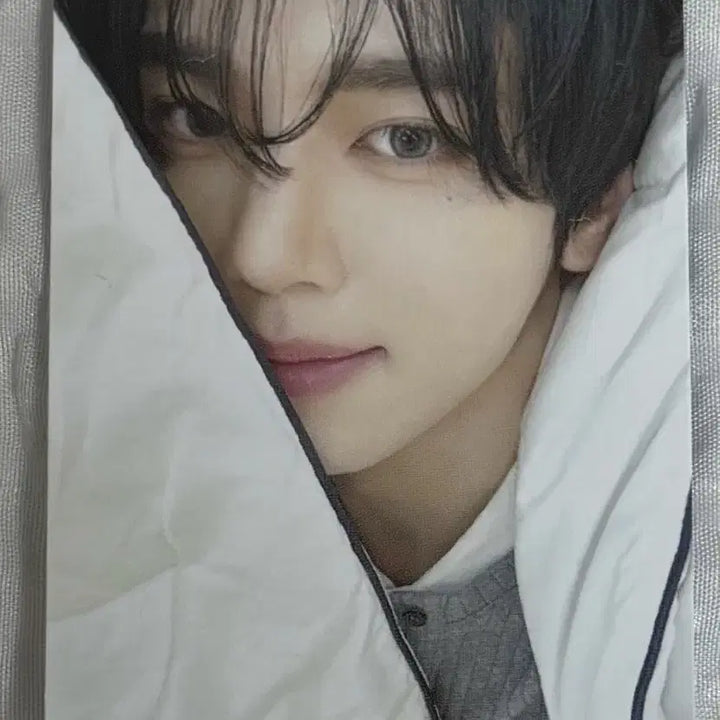 [BUNJANG] And2ble Hanyujin Yetimall Blanket Photocard / 앤더블 한유진 예티몰 이불 이부자리 ver 포카