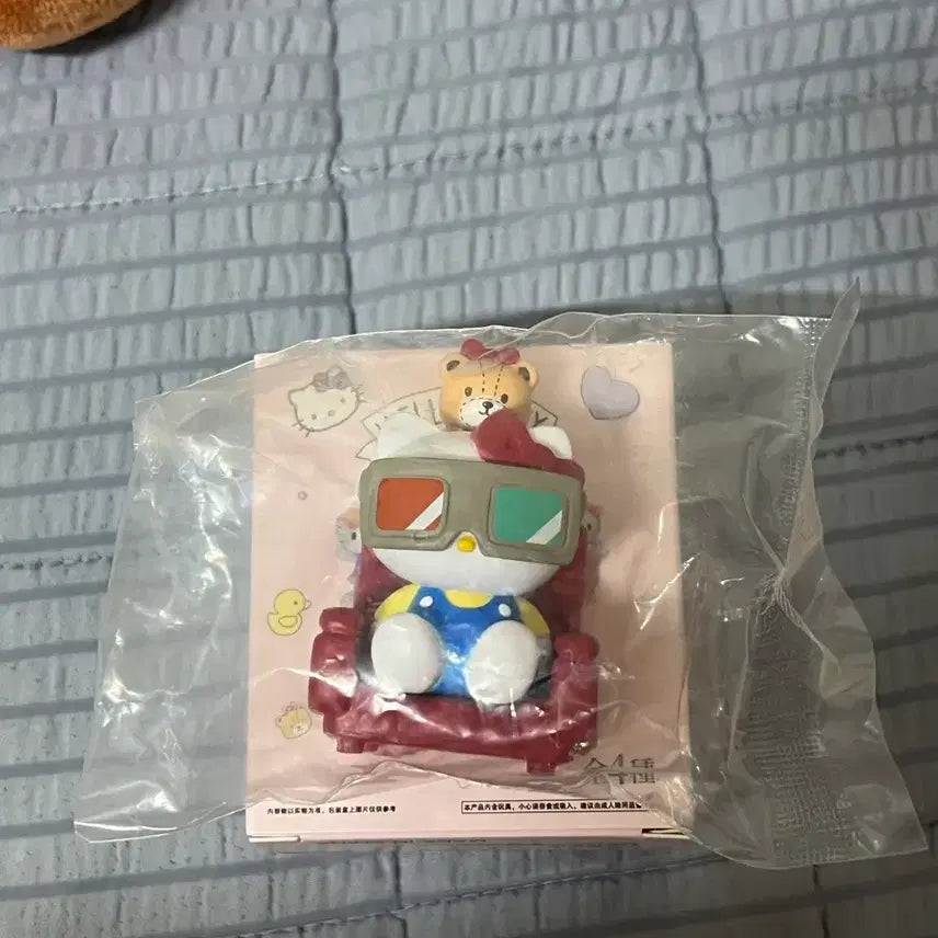 [BUNJANG] Hello Kitty 3D Glasses Movie Figure / 헬로키티 키티 3D 안경 영화 피규어