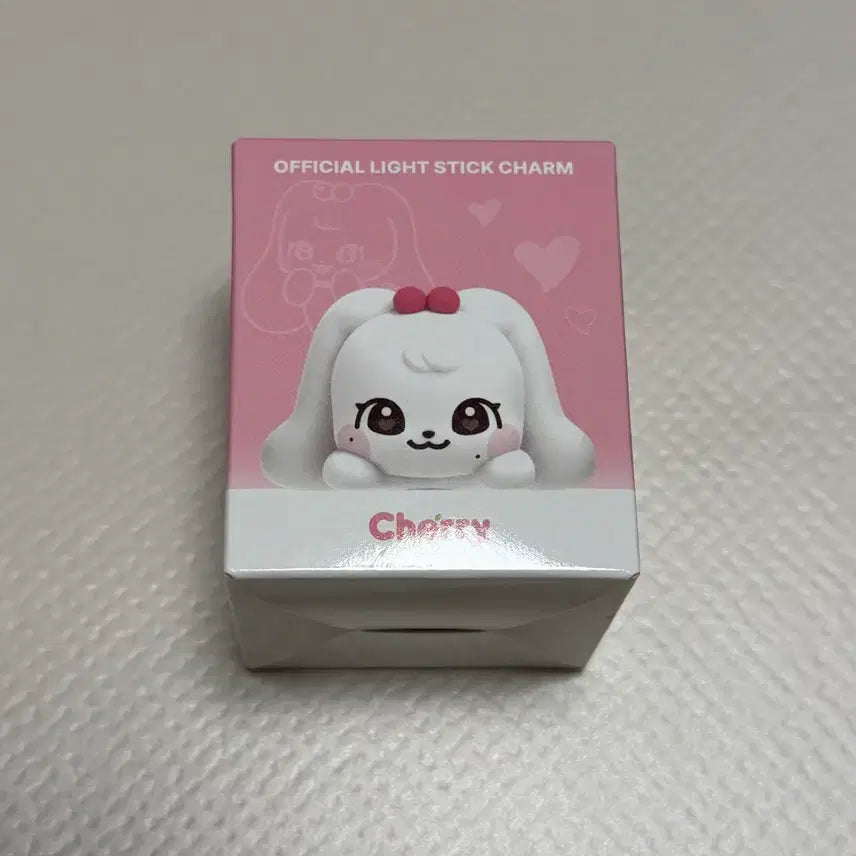 [BUNJANG] IVE Jang Wonyoung Minive Cherry Lightstick Charm (Sealed) / ive 아이브 미니브 장원영 체리 응원봉 참 minive