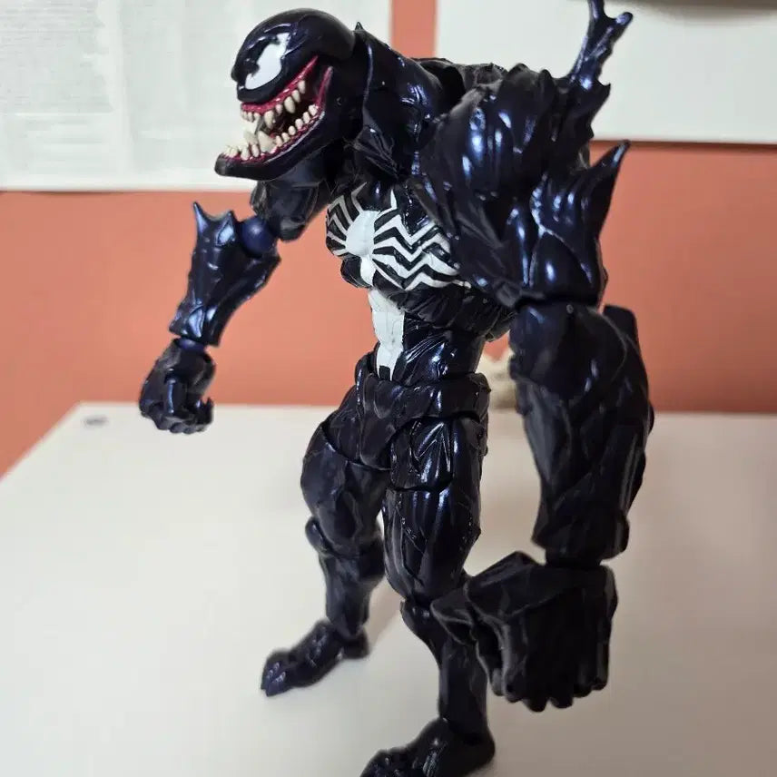 [BUNJANG] Revoltech Amazing Yamaguchi Venom Figure / 리볼텍 어메이징 야마구치 베놈 피규어