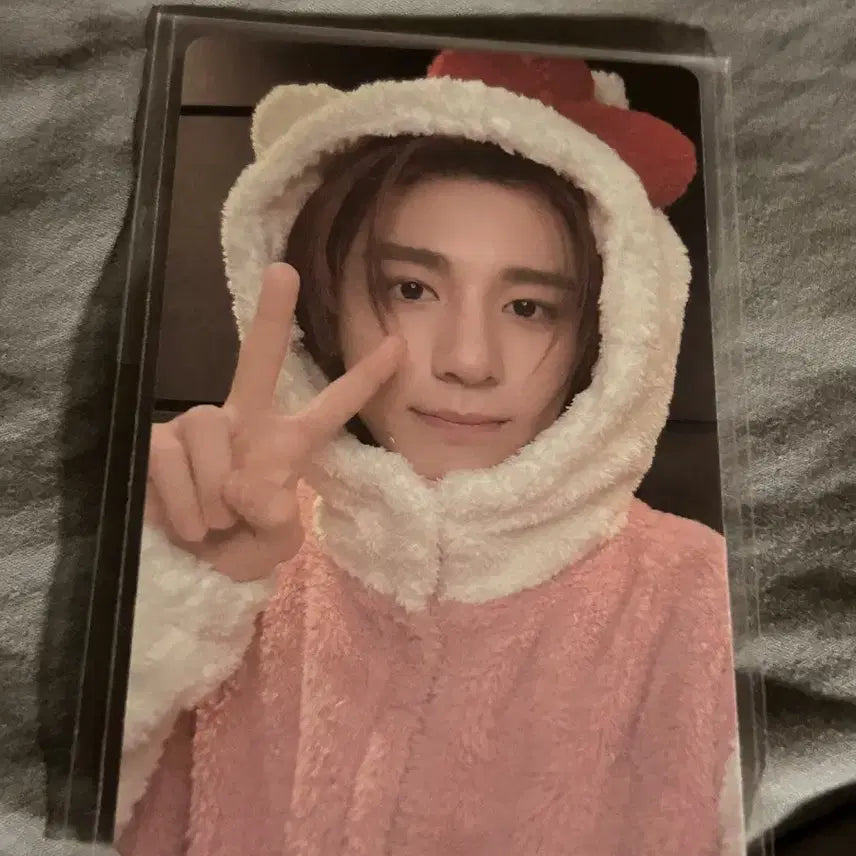 [BUNJANG] Leehan Hello Kitty Special Edition Photocard / 이한 헬로키티 home 특전 포토카드