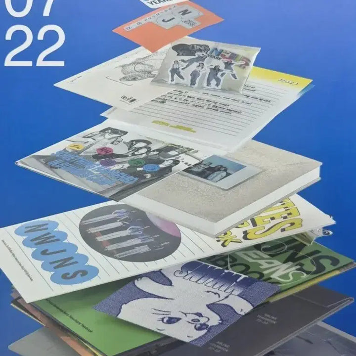 [BUNJANG] NewJeans Yearbook 22-23 / 뉴진스 이어북 22-23