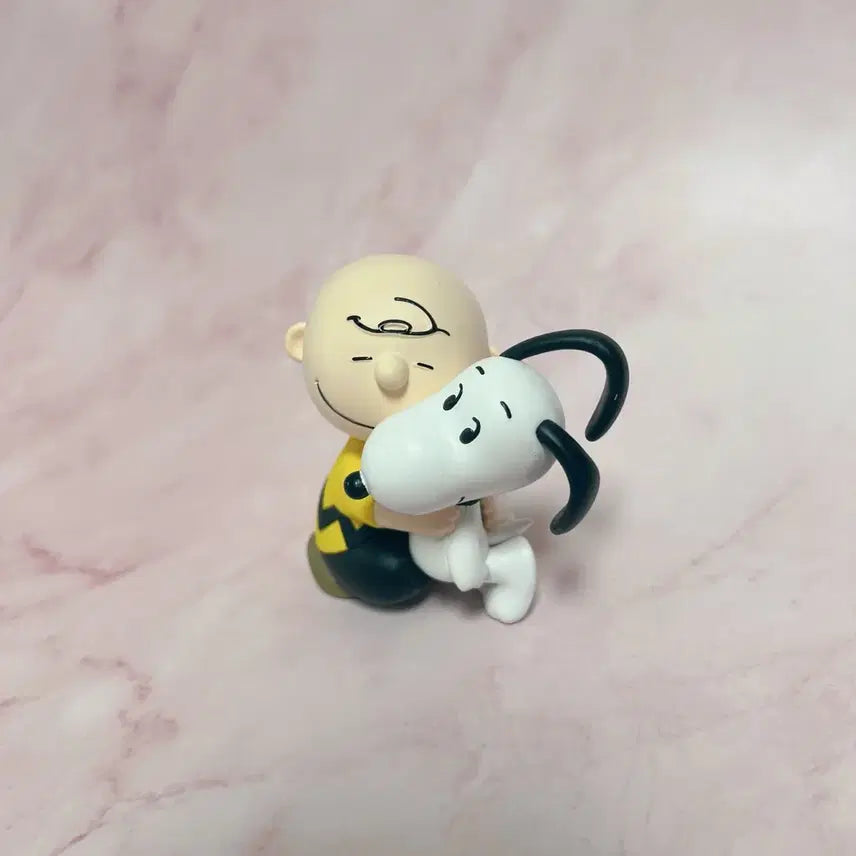 [BUNJANG] Medicom Toy UDF Snoopy &amp; Charlie Brown Hug Figure / 메디콤토이 UDF 스누피 찰리브라운 허그 피규어