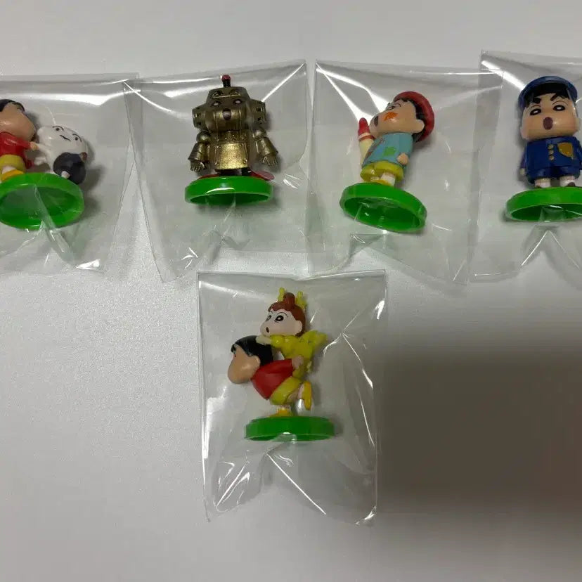 [BUNJANG] Crayon Shin-chan Choco Egg Full Set (5 figures, including secret) / 짱구 초코에그 시크릿포함 5종 일괄