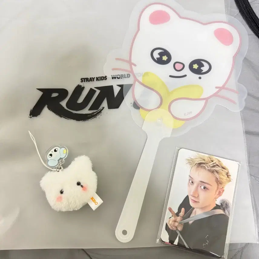[BUNJANG] Stray Kids 7/26 Run 2023 Unlock Tour Seoul Stay Zone Entrance Gift Photocard Bundle Set / 스키즈 7/26 런잇 첫막콘 스테이존 입장기프트 8장 포카 일괄