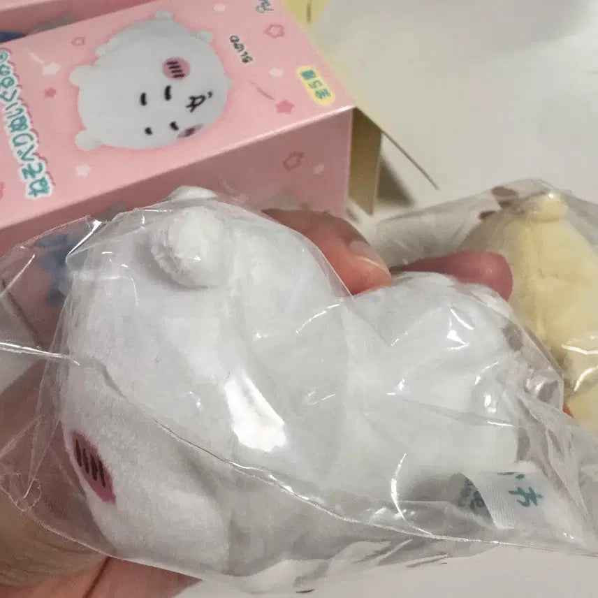 [BUNJANG] Chiikawa Nesoberi Lying Plush / 치이카와 네소베리 , 누워있는 치이카와 인형 가챠 새상품