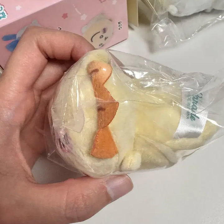 [BUNJANG] Chiikawa Nesoberi Lying Plush / 치이카와 네소베리 , 누워있는 치이카와 인형 가챠 새상품