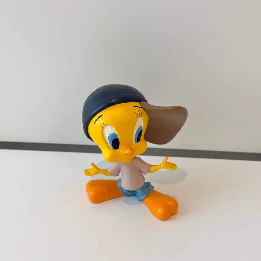 [BUNJANG] Looney Tunes Tweety Hat Figure / 루니툰 트위티 모자 피규어