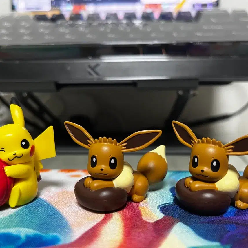 [BUNJANG] Pokemon Eevee &amp; Pikachu Gachapon Figure Set / 포켓몬 가챠 이브이 및 피카츄