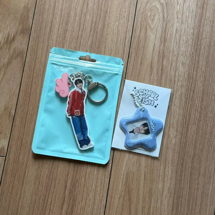 [BUNJANG] NCT WISH Riku School of Wish Wing Keychain (Opened) / 엔시티 위시 리쿠 일투 날개 키링 스쿨오브위시 증사 키링 개봉 양도