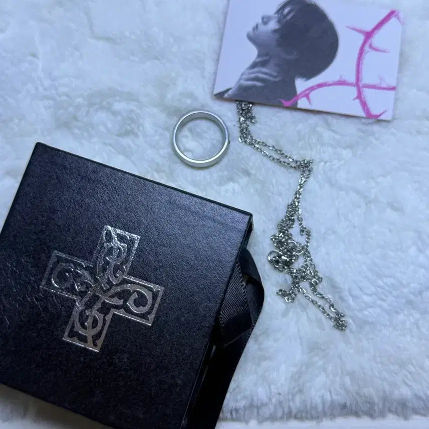 [BUNJANG] TXT Beomgyu Showcase Ring Necklace / 범규 쇼케이스 반지 목걸이 쇼케이스 역조공
