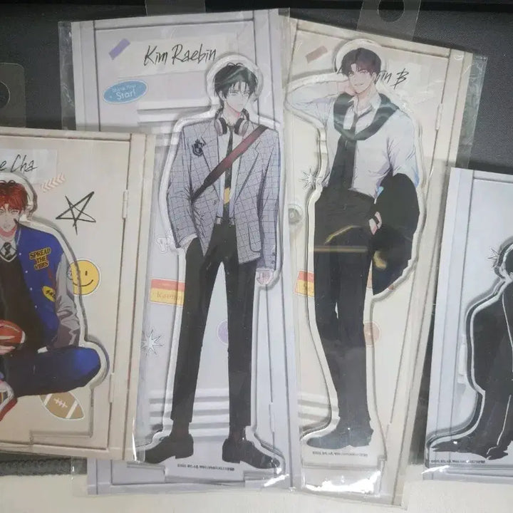 [BUNJANG] Debut or Die Acrylic Standee Bundle Set / 데뷔 못 하면 죽는 병 걸림/데못죽 아크릴 일괄