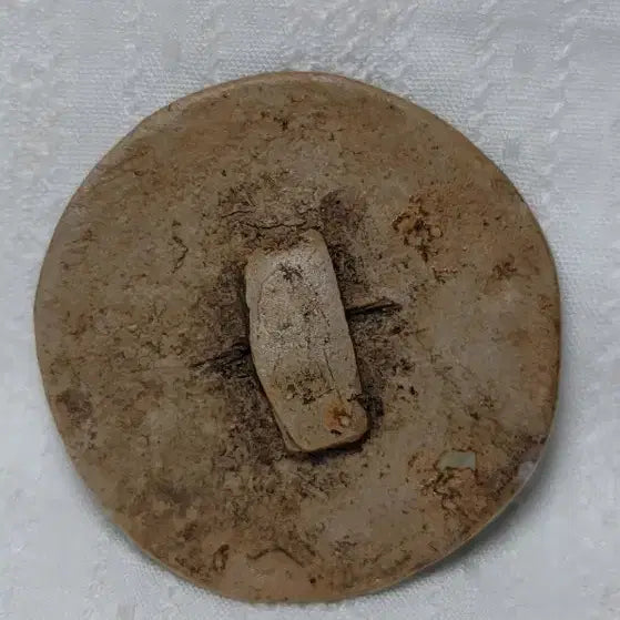 [BUNJANG] Goryeo Celadon Black and White Inlaid Button with Twin Crane Motif / 고려청자 쌍학문단추(흑백상감도자기)