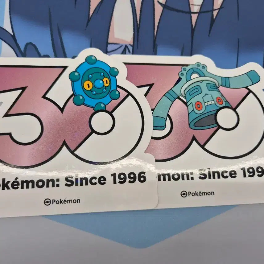 [BUNJANG] Pokemon 30th Anniversary Logo Sticker - Miraidon &amp; Rei / 포켓몬 30주년 로고 스티커 동미러 동탁군 4세대 신오