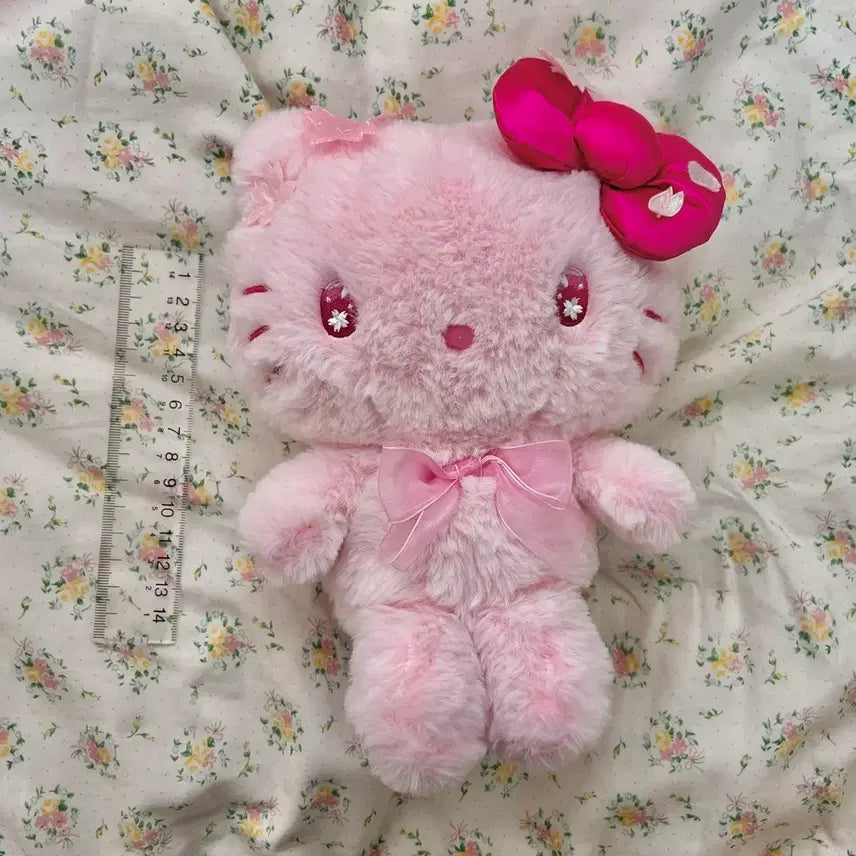 [BUNJANG] Sanrio Hello Kitty 2025 Sakura Edition Plush Doll / 산리오 헬로키티 2025 사쿠라 벚꽃 에디션 누이 인형