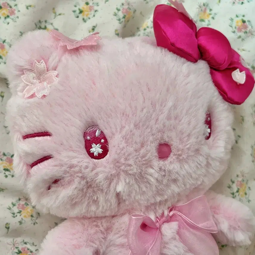 [BUNJANG] Sanrio Hello Kitty 2025 Sakura Edition Plush Doll / 산리오 헬로키티 2025 사쿠라 벚꽃 에디션 누이 인형