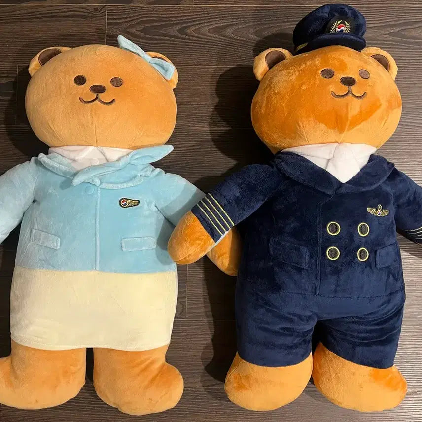 [BUNJANG] Korean Air x WiggleWiggle Flight Attendant &amp; Pilot Bear Set / 대한항공 x 위글위글 콜라보 승무원 파일럿 곰돌이 세트