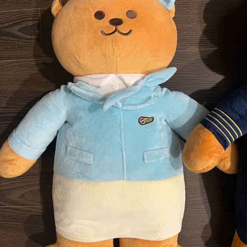 [BUNJANG] Korean Air x WiggleWiggle Flight Attendant &amp; Pilot Bear Set / 대한항공 x 위글위글 콜라보 승무원 파일럿 곰돌이 세트 (담요 없음)