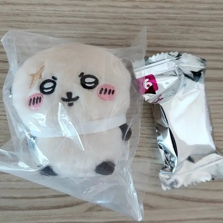 [BUNJANG] Cheekawaii Ratko Sitting Plush &amp; Chocolate Box Bundle / 치이카와 랏코 앉은누이&amp;초코박스