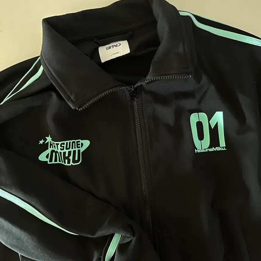 [BUNJANG] SPAO x Hatsune Miku Track Jacket Black L / 스파오 x 하츠네미쿠 트랙 자켓 블랙 L