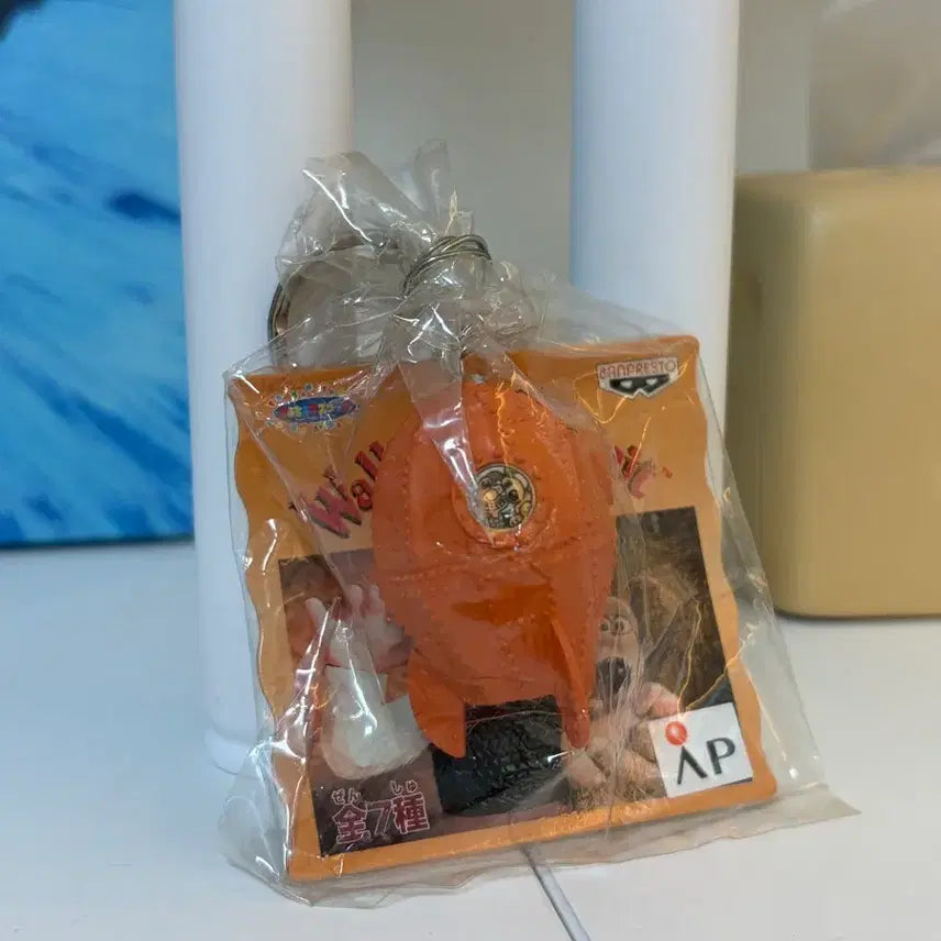 [BUNJANG] Wallace &amp; Gromit Rocket Spaceship Figurine Keychain (1998 Banpresto) / [희귀/빈티지] 월레스와 그로밋 로켓 우주선 피규어 키링 레어(1998년 반프레스토)