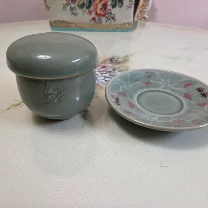 [BUNJANG] Celadon Porcelain Antique Set with Lid and Stand / 청자 세트