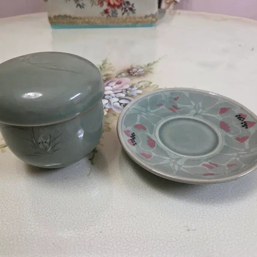 [BUNJANG] Celadon Porcelain Antique Set with Lid and Stand / 청자 세트