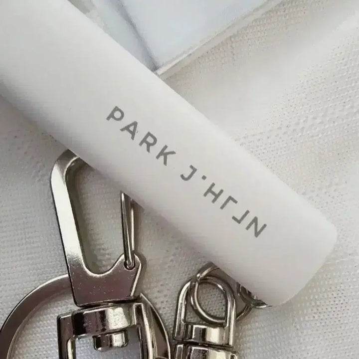 [BUNJANG] Park Jihoon Wanna One Mini Lightstick Keychain (Printing Error) / (인쇄오류O) 박지훈 응원봉 뽑봉 미니키링 미니응원봉 뽑봉키링/ 워너원 WANNAONE
