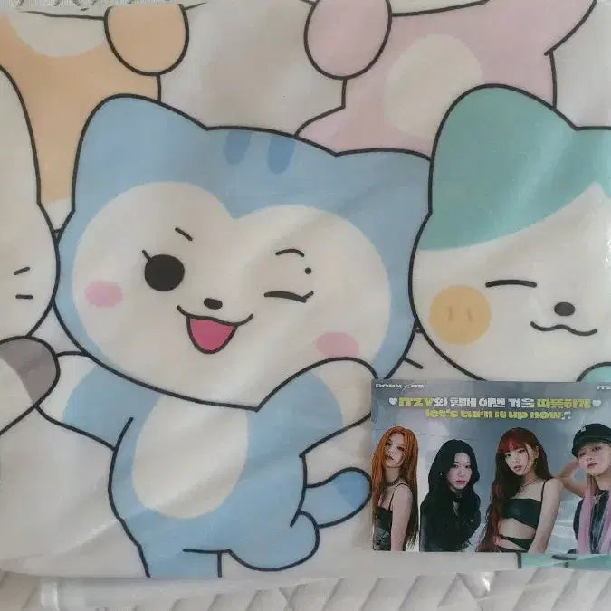 [BUNJANG] ITZY Twinzy Blanket / 있지 ITZY 트윈지 담요