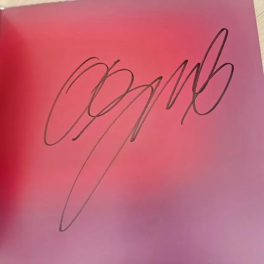 [BUNJANG] Yura Signed Limited Edition LP (Unsealed) / 유라 사인 한정판 LP 팝니다(단순 개봉)