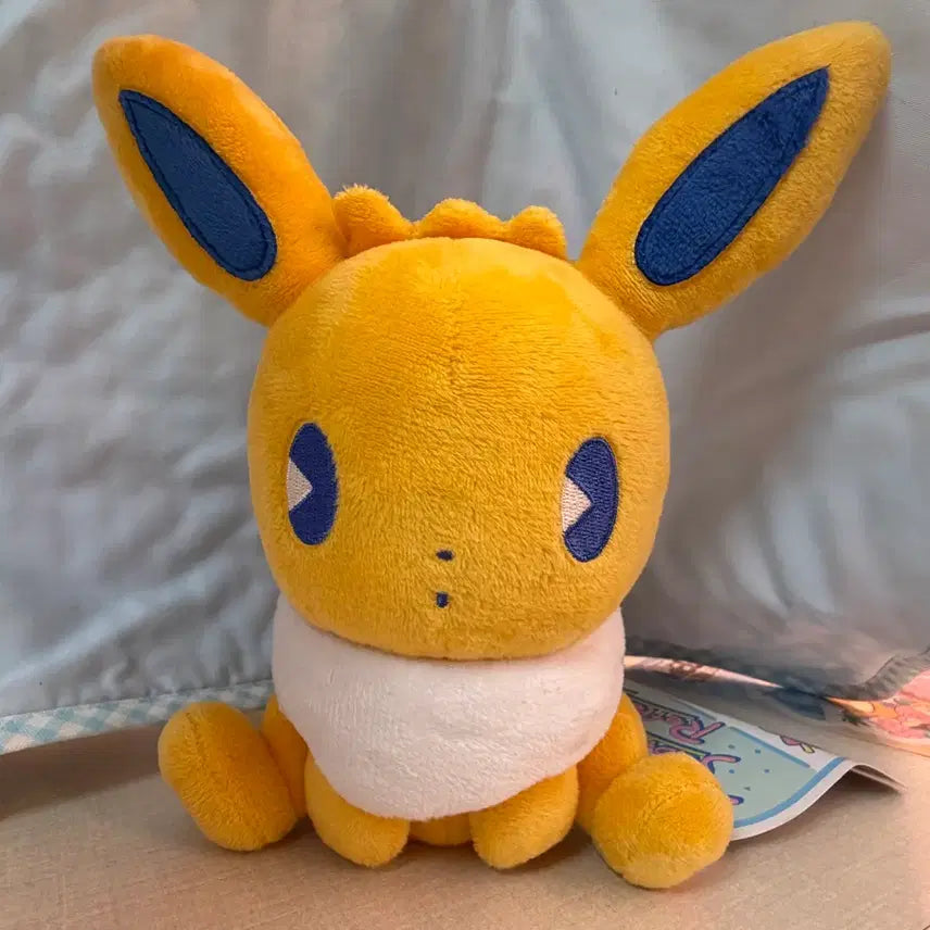 [BUNJANG] Pokemon Eevee Mineral Cider Mascot Plush Busan Pop-up Exclusive / 포켓몬 미네랄 사이다 이브이 인형 마스코트 부산 팝업