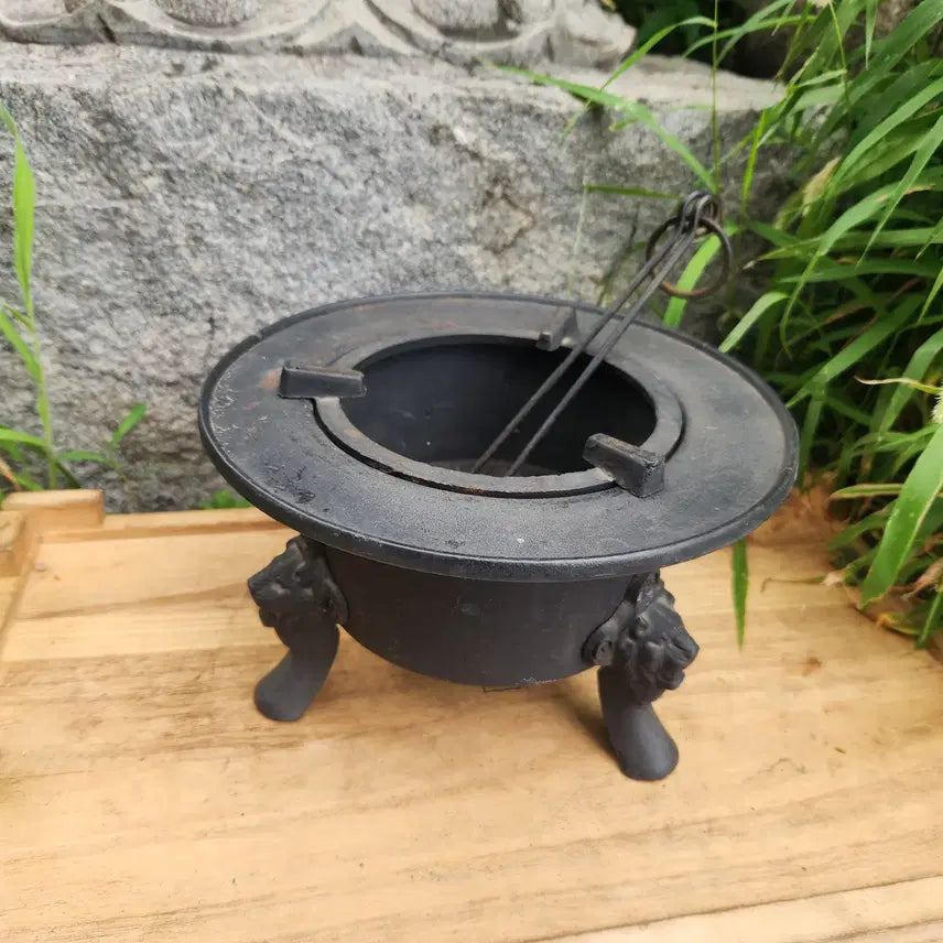 [BUNJANG] Three-Legged Masked Cast Iron Brazier / 삼족 귀면 무쇠화로