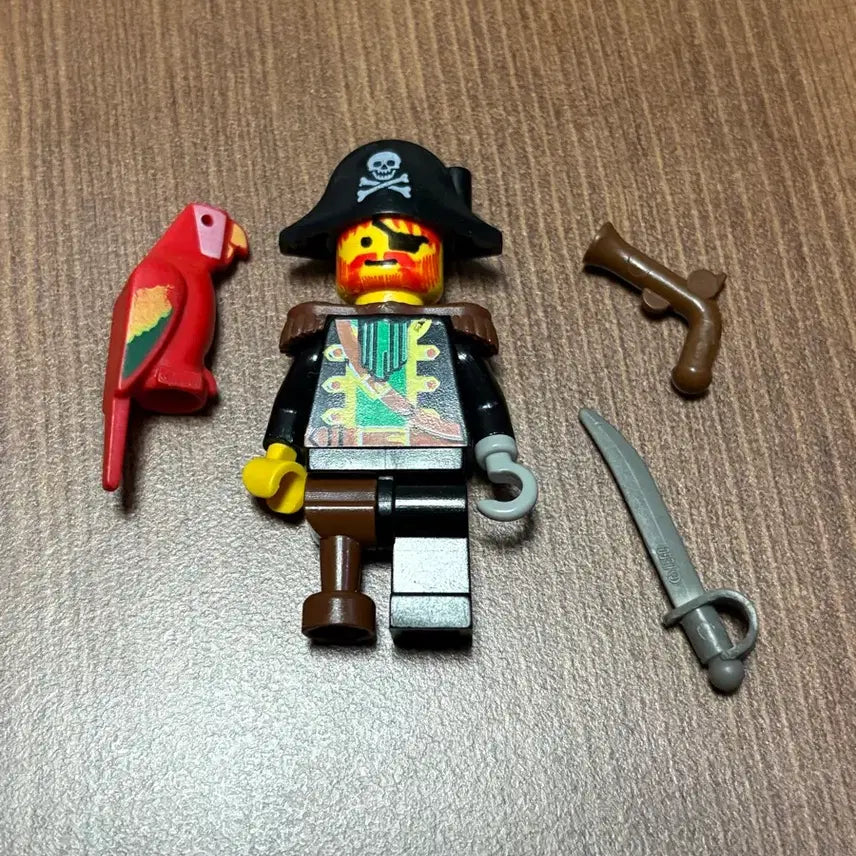 [BUNJANG] LEGO Pirates Redbeard Captain / 올드레고 해적 빨강 수염 선장