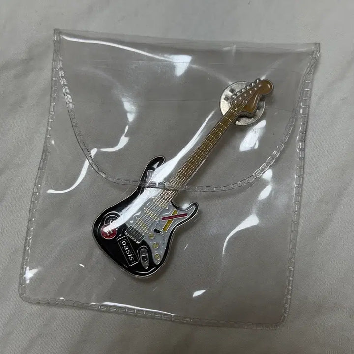 [BUNJANG] Ha Hyun Sang Oasis Guitar Badge / 하현상 오아시스 기타 뱃지