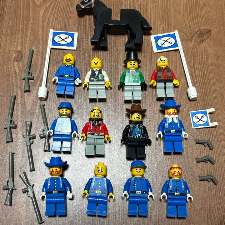 [BUNJANG] LEGO Western Figures Collection (Cowboy, Outlaw, etc.) / 올드레고 서부시대 피규어 모음 (카우보이, 무법자 등)