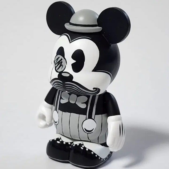[BUNJANG] Disney Pixar Vinylmation Moustache Mickey Mouse 3-Inch Figure (Discontinued/Rare) / [단종/희귀] 디즈니 픽사 바이닐메이션 3인치 콧수염 미키마우스 피규어