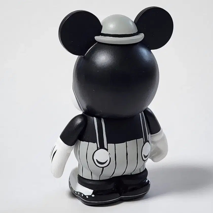 [BUNJANG] Disney Pixar Vinylmation Moustache Mickey Mouse 3-Inch Figure (Discontinued/Rare) / [단종/희귀] 디즈니 픽사 바이닐메이션 3인치 콧수염 미키마우스 피규어