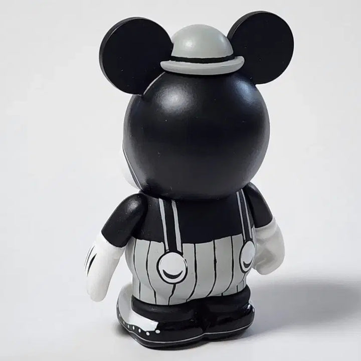[BUNJANG] Disney Pixar Vinylmation Moustache Mickey Mouse 3-Inch Figure (Discontinued/Rare) / [단종/희귀] 디즈니 픽사 바이닐메이션 3인치 콧수염 미키마우스 피규어