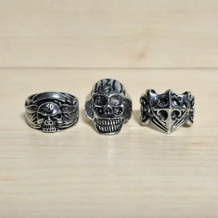 [BUNJANG] Skull Ring 3-Piece Set / 해골 반지 3개 세트