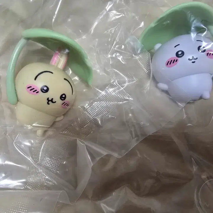 [BUNJANG] Cheekawa Usagi &amp; Chiikawa Umbrella Figure Bundle Set / 먼작귀 우산피규어_우사기,치이카와 일괄