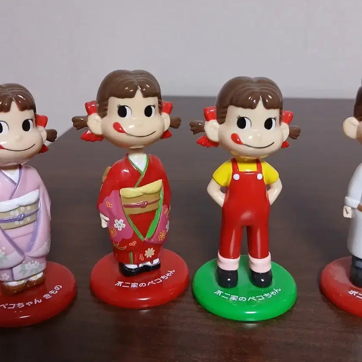 [BUNJANG] Peko-chan Figure 8-Piece Set / 페코짱 피규어 8종 세트